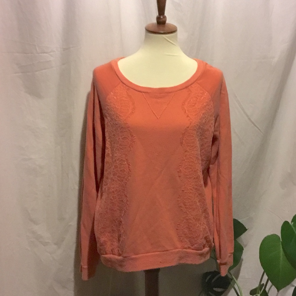 Lacey sweatshirt